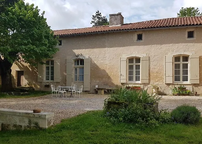 Du Chateau De Pernan بيت للعطل *